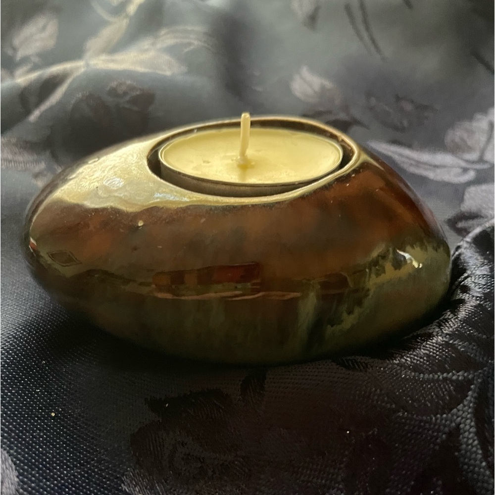Ceramic faux stone candle holder, rounded corners